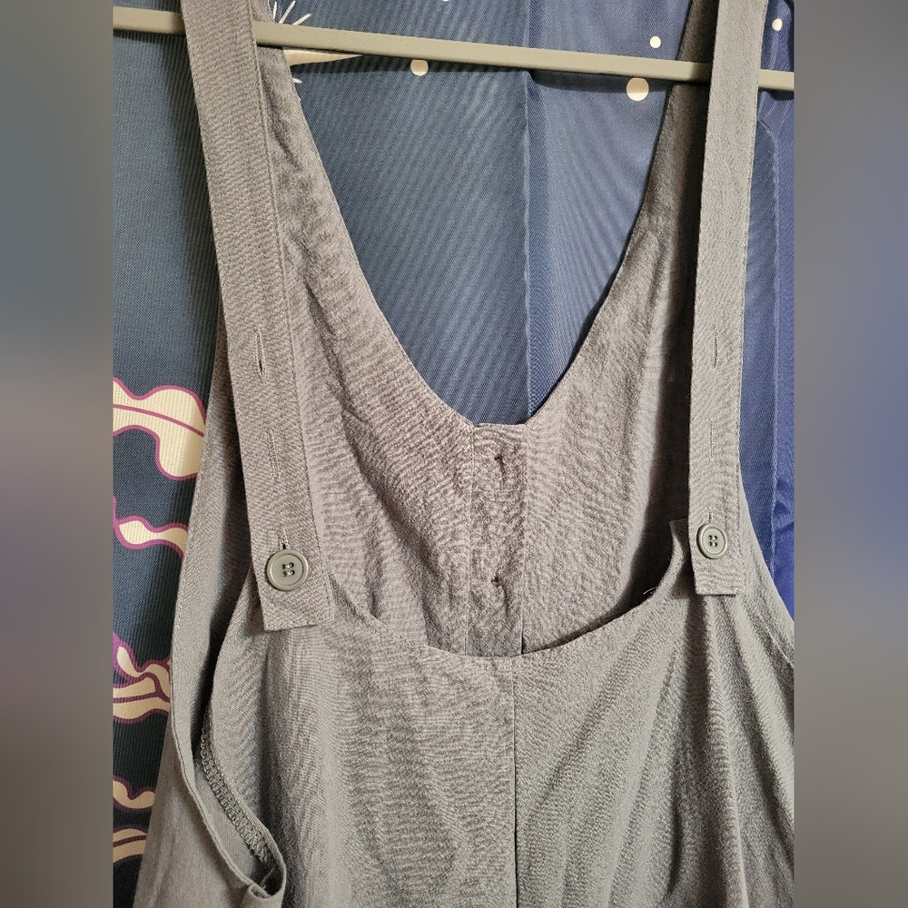 Amazon Sleeveless Button-Front Jumpsuit in Gray - Picture 5 of 10